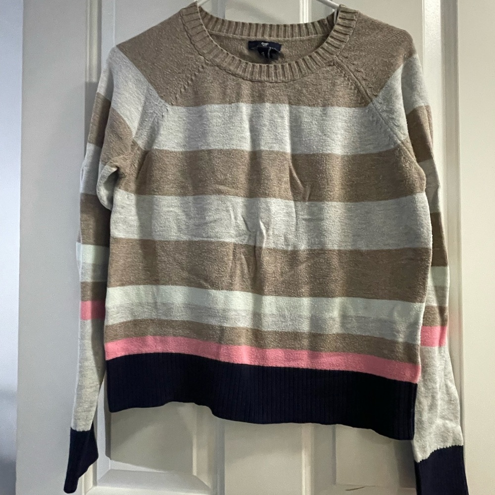 GAP Striped Crewneck Sweater – Size M – Short Length